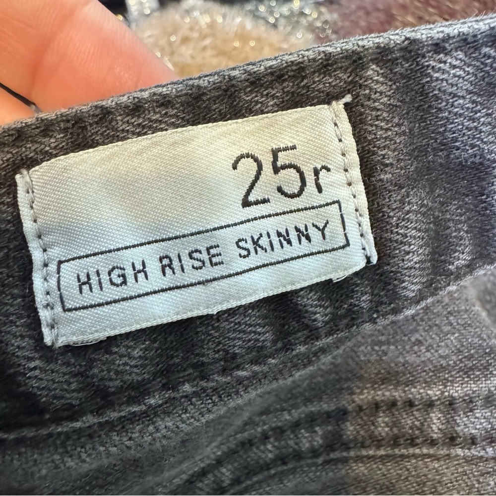 GAP Woman’s High Rise Black Distressed Skinny Straight Leg Jeans 25r - Picture 13 of 14